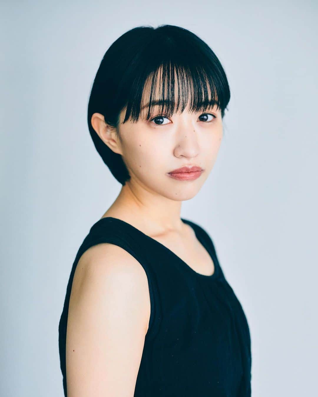 國嶌りょうのインスタグラム：「natural basic.  photo @d_koike_  hairmake @nao.1800   #photography  #photo  #portraitphotography  #shooting  #make #hairmake #japan #japanesegirl  #actress #國嶌りょう」