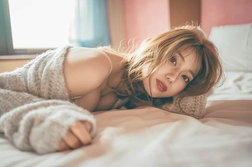 りーちゃんのインスタグラム：「@taktty 📷  最近は昼はすこーーしあったかくなってきて春の匂いがするね🌸  ここ3日くらいうーばー生活やけんそろそろご飯作らんといかん😂  もっとあったかくなったら動けるっちゃけどな🥺🥶  みなさん 今日もお疲れ様です！ いつもコメント、いいねしてくれてありがとうございます❤️❤️ らぶみ〜🤍  #スキンケア#ゼオスキンヘルス頑張っている人と繋がりたい #ゼオスキン初心者#インスタグラビア#腹筋女子#くびれボディ#くびれしか勝たん#バストアップケア #おっぱいは正義#我的最愛❤️ #旅遊景點 #一日遊👣 #紀錄 #手機攝影 #蒐集旅遊夢想清單 #照片 #好想去喔台中景點」
