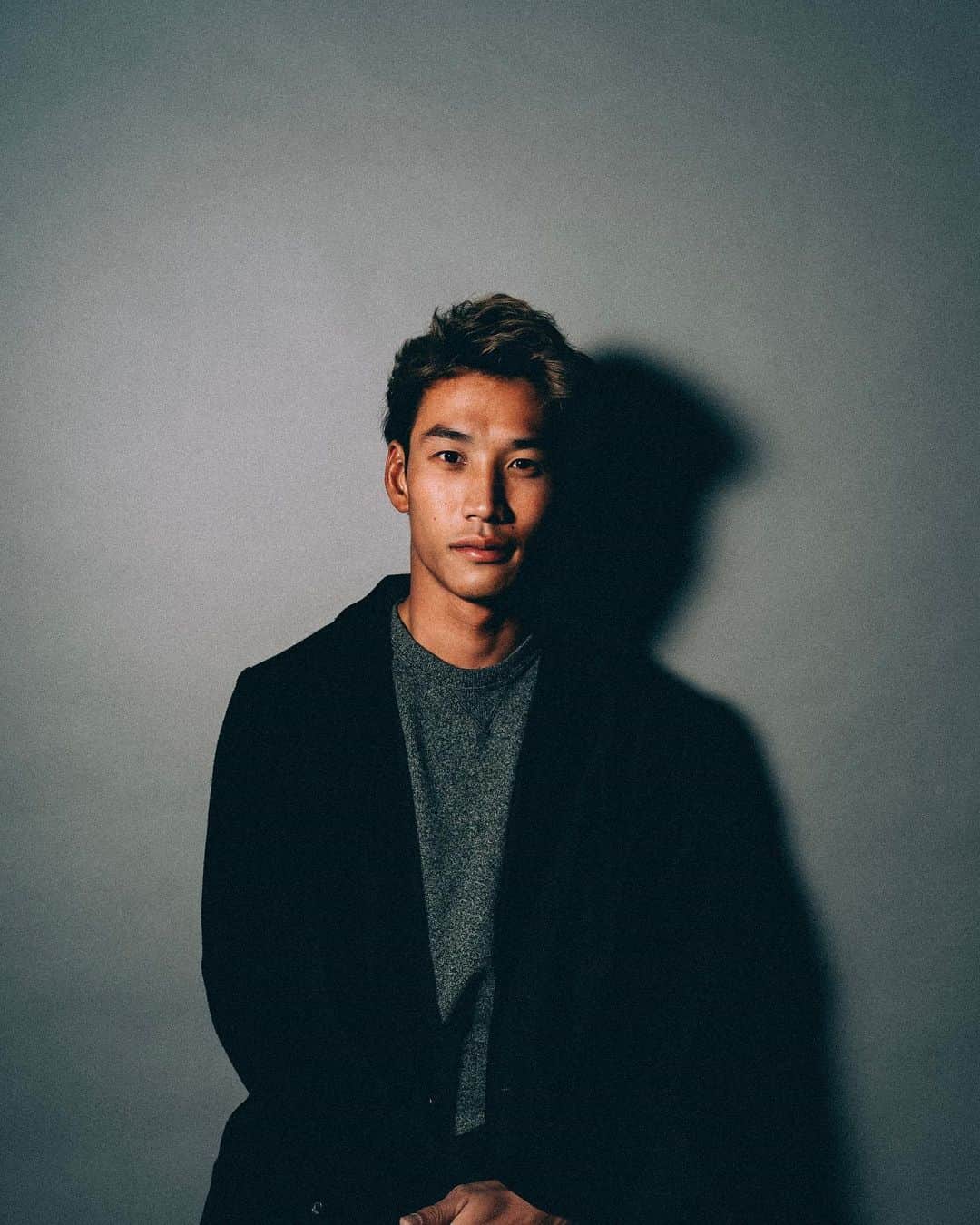 山中海輝のインスタグラム：「映像で大きなチャンスを頂いて、それに使われるプロフィール写真を映像を一緒に始めた @yumakudaka が撮ってくれるという感慨深い撮影でした。」