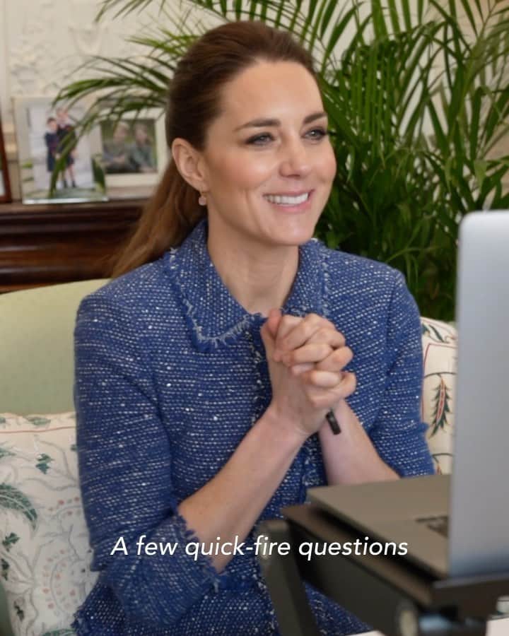 ロイヤル・ファミリーのインスタグラム：「This #ChildrensMentalHealthWeek, The Duchess of Cambridge, Patron of @_place2be, spoke one-on-one with teachers from Ribbon Academy in County Durham about the important work they have been doing during the pandemic to support children and their families, and thanked them for their efforts.  Ribbon Academy and @_place2be, a charity which provides mental health support in schools, have been working in partnership since 2002 to provide teachers and school staff with the tools they need to support children and parents’ mental health, as well as their own.  Head over to @kensingtonroyal to see more from Children’s Mental Health Week and for more resources and information visit @_place2be.」