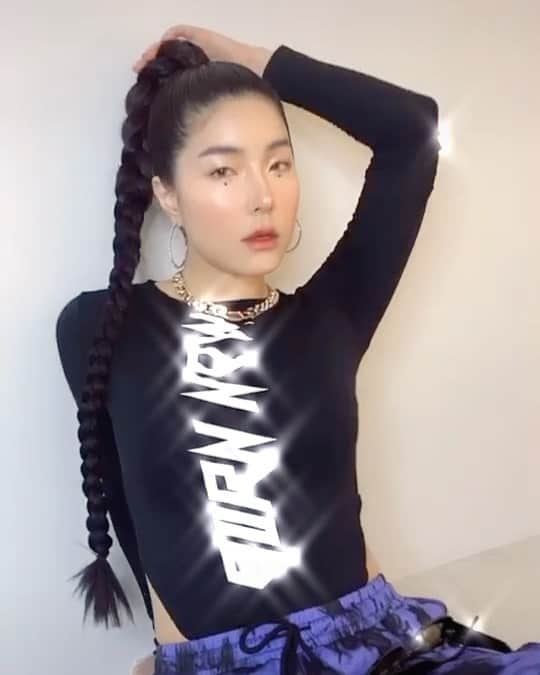 GYEON SEOのインスタグラム：「_* sassy, bad and bougie 💋 . . @yalemakeup_st  @khantarot_ball  @burnskin_official  @mashopstudio」