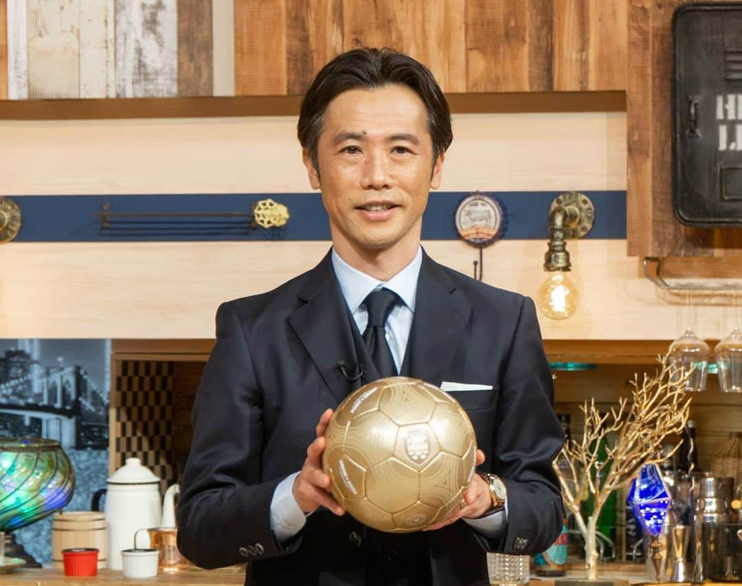 テレビ東京「FOOTxBRAIN」さんのインスタグラム写真 - (テレビ東京「FOOTxBRAIN」Instagram)「元日本代表で現在は #JFA の #欧州駐在強化部員 として日本サッカーを支えている #藤田俊哉 さんがブレイン⚽  欧州でどんな役割を担っているのか。#日本代表 とクラブの関係、選手だけでなく監督が世界で戦うには？様々な視点から語り合います✨  #FOOTBRAIN #テレビ東京 #毎週土曜 #24時20分～」2月5日 19時42分 - footxbrain