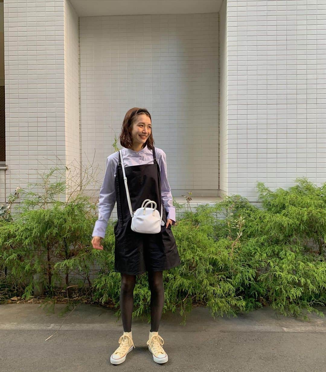 宮崎葉さんのインスタグラム写真 - (宮崎葉Instagram)「wearも更新してるので探してみてね🐖🐖🐖 コンバースこの色じみに初挑戦🪐 #葉服」2月5日 19時43分 - you_miyazaki