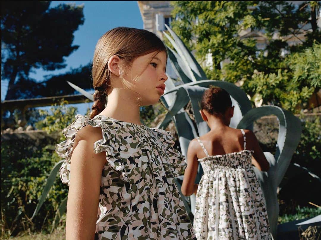 bonpointのインスタグラム：「Ready to go to Safari ? A little camouflage twist on our Bonpoint Cherry motif will definitely help to get in the mood ! 🍒 #bonpoint #camouflage #kids #newcollection #ss21」