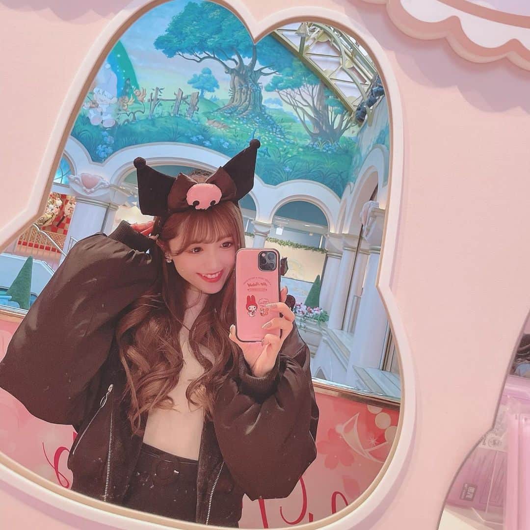 田口未彩のインスタグラム：「.  #ピューロ　#ピューロランド  #マイメロ　#クロミ　#クロミコーデ　#サンリオ　#サンリオピューロランド  #ブラックコーデ　#ピューロカチューシャ　#巻き髪　#地雷　#地雷女　#量産型　#メンヘラ」