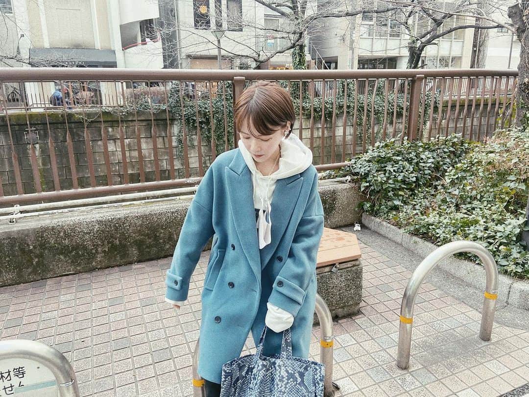 五島夕夏さんのインスタグラム写真 - (五島夕夏Instagram)「なんだか珍妙なポージング。」2月5日 20時08分 - goto_yuuka