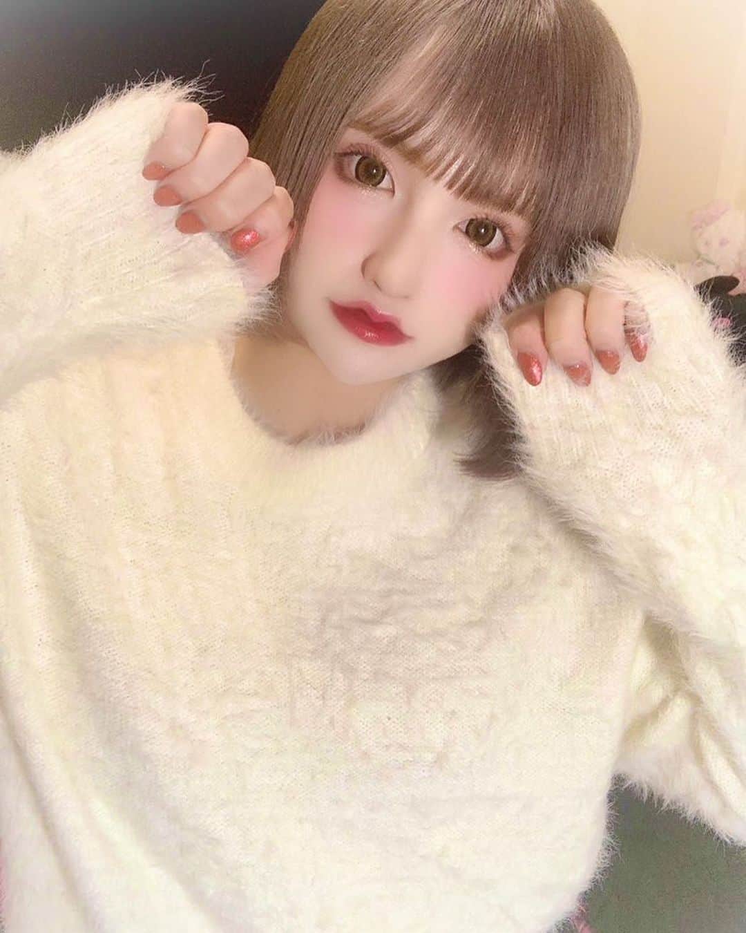 天使ゆらのインスタグラム：「フワフワ♥  #うさぎ  #ふわふわ  #ふわふわ系女子  #ホワイトコーデ  #ニューハーフ  #av女優」
