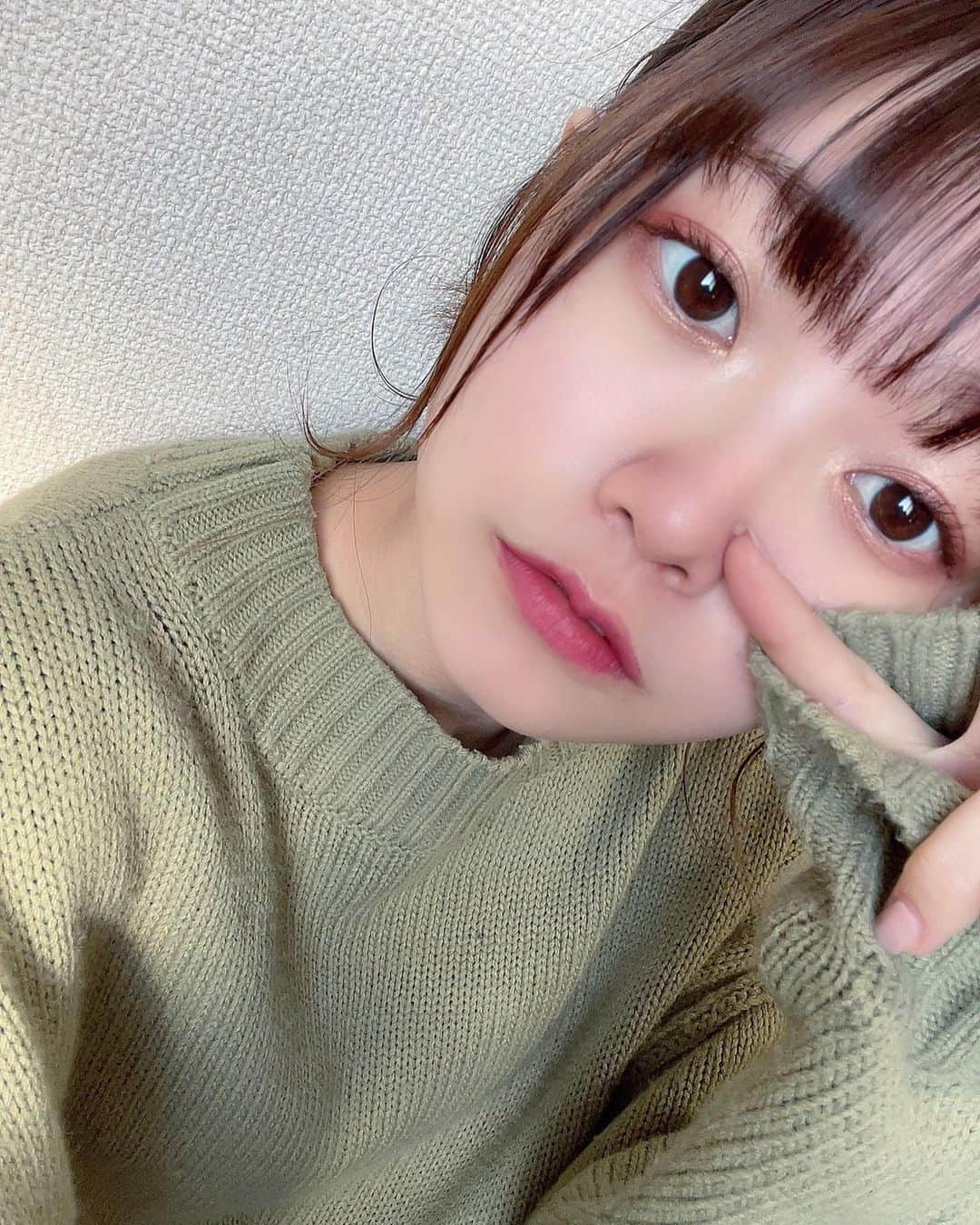 鹿沼亜美さんのインスタグラム写真 - (鹿沼亜美Instagram)「聞いて、まだハタチかと思ってこの間ハタチです☺️とか言っちゃってた、、21歳になったのに、、、  #あみまるのいる生活 #自撮り#自撮り女子#21歳#おはようございます #金曜日の夜」2月5日 20時38分 - ami_1212one