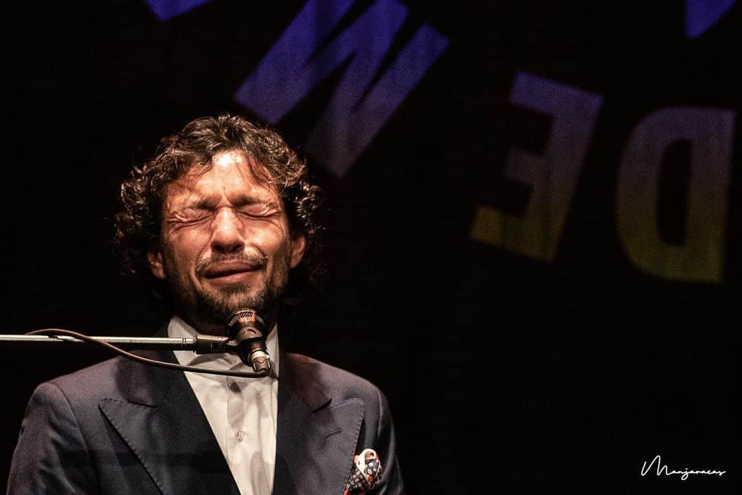 DeFlamenco.comのインスタグラム：「Migue Lavi & Manuel Parrilla en el Círculo Flamenco de Madrid, anoche en @teatroflamadrid  @flamencomad  @miguel_lavii   #flamenco #deflamenco #cante #canteflamenco #madridflamenco #flamencomadrid   📷 @manjavacas.flamenco」