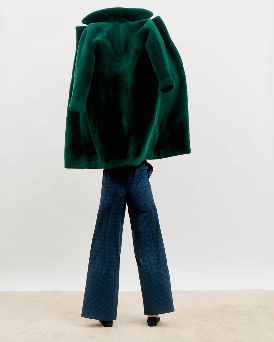 マーティン グラントのインスタグラム：「Slip into Emerald Shearling for 2021」