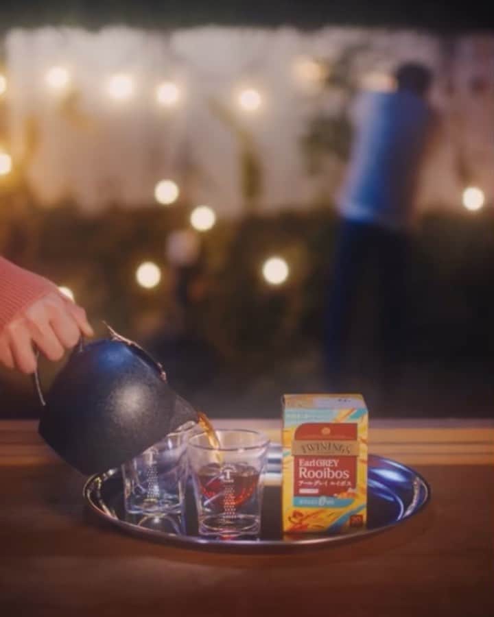 のインスタグラム：「. TWININGS WebCM その3💐 . . #twinings #トワイニング  #webcm」