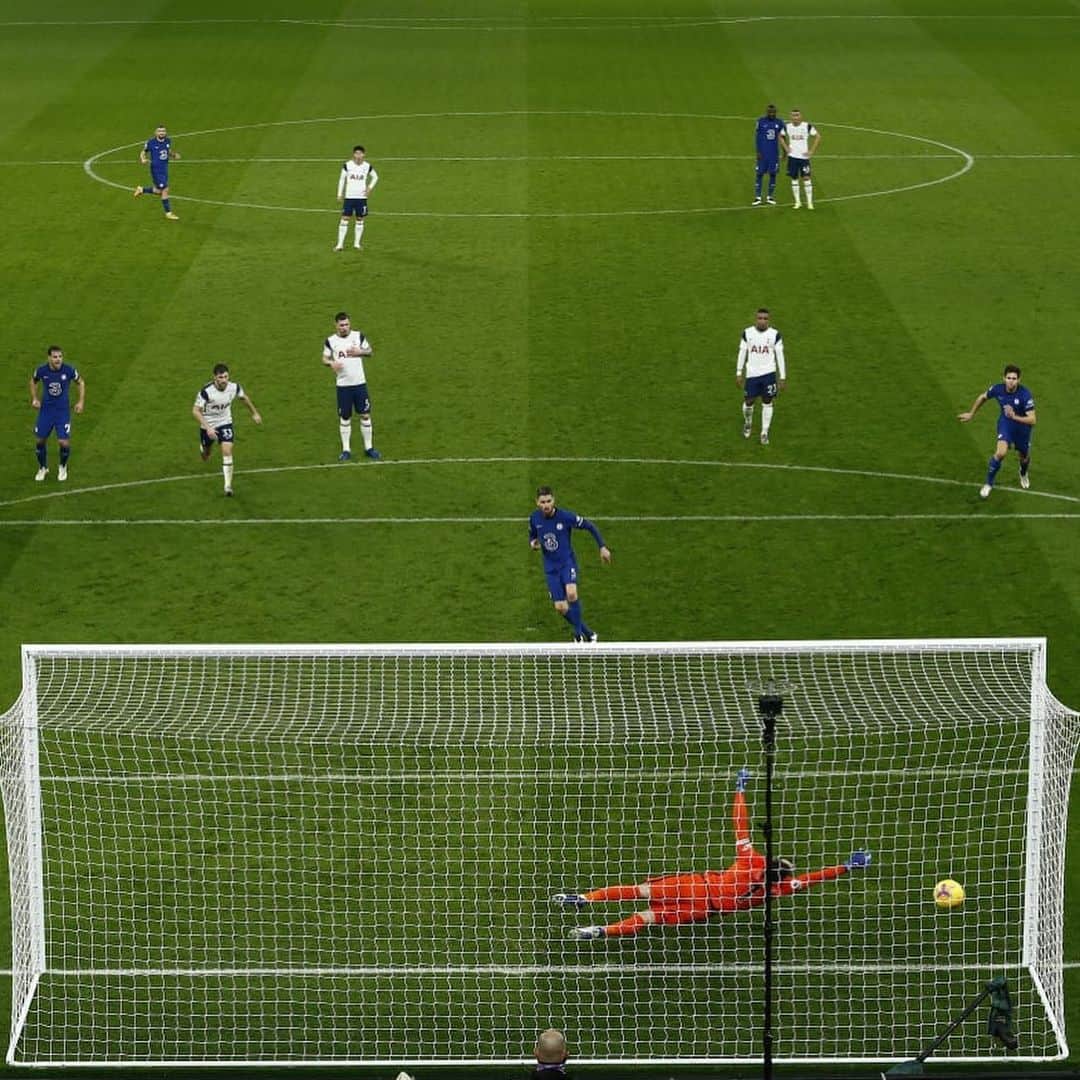 ジョルジェ・ルイス・フレーロさんのインスタグラム写真 - (ジョルジェ・ルイス・フレーロInstagram)「Slide to see how it went ⚽️ #penalty #J5 #Chelsea #Derby #Goal #Football」2月5日 21時14分 - jorginhofrello