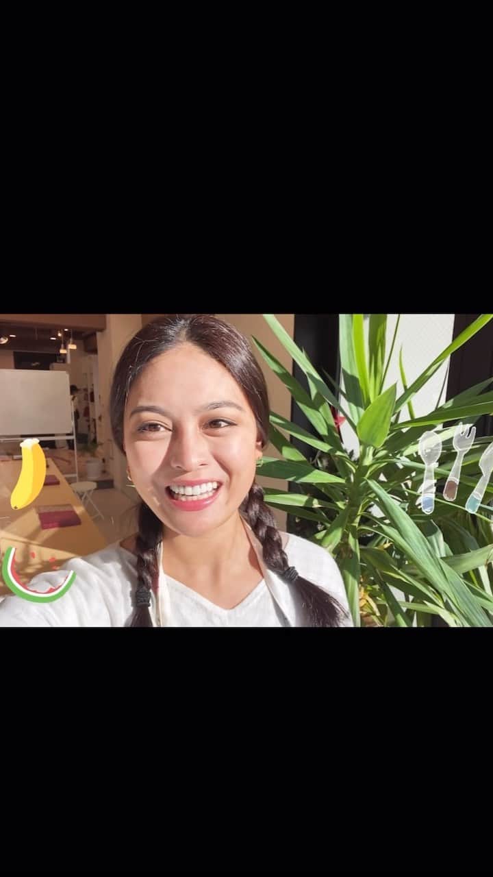 遊海 Yuumiのインスタグラム：「料理ができないと思われがちな私ですが、実は大好き💕　外食よりも家でお料理するのが好きなので綺麗で健康に生きるために食べ物のアレンジのお勉強はとてもスキルアップ！知識を増やす事でどんな食事をして行けば腸内環境、ホルモンバランス、お肌からのダイエットも食事で整えることができる事を深く知りました❤️ 皆さんも是非勉強してみてください！詳しくは私のプロフィールのリンクから問い合わせできます❤️！Studying for qualification as a beauty and health food education instructor ❤️ Food is important to live beautifully and healthily!  By studying and increasing my knowledge, I learned deeply that what kind of diet can be used to adjust the intestinal environment, hormone balance, and diet to stay beautiful inside out ❤️ #cookingschool #healthy #beauty #fasting #ファスティングマイスター　#ファスティングマイスター学院 #ファスティングマイスター検定 #ファスティングライフ　#健康美容食育指導士　#健康美容食育指導士アドバンス取得 #healthyandbeauty #food」
