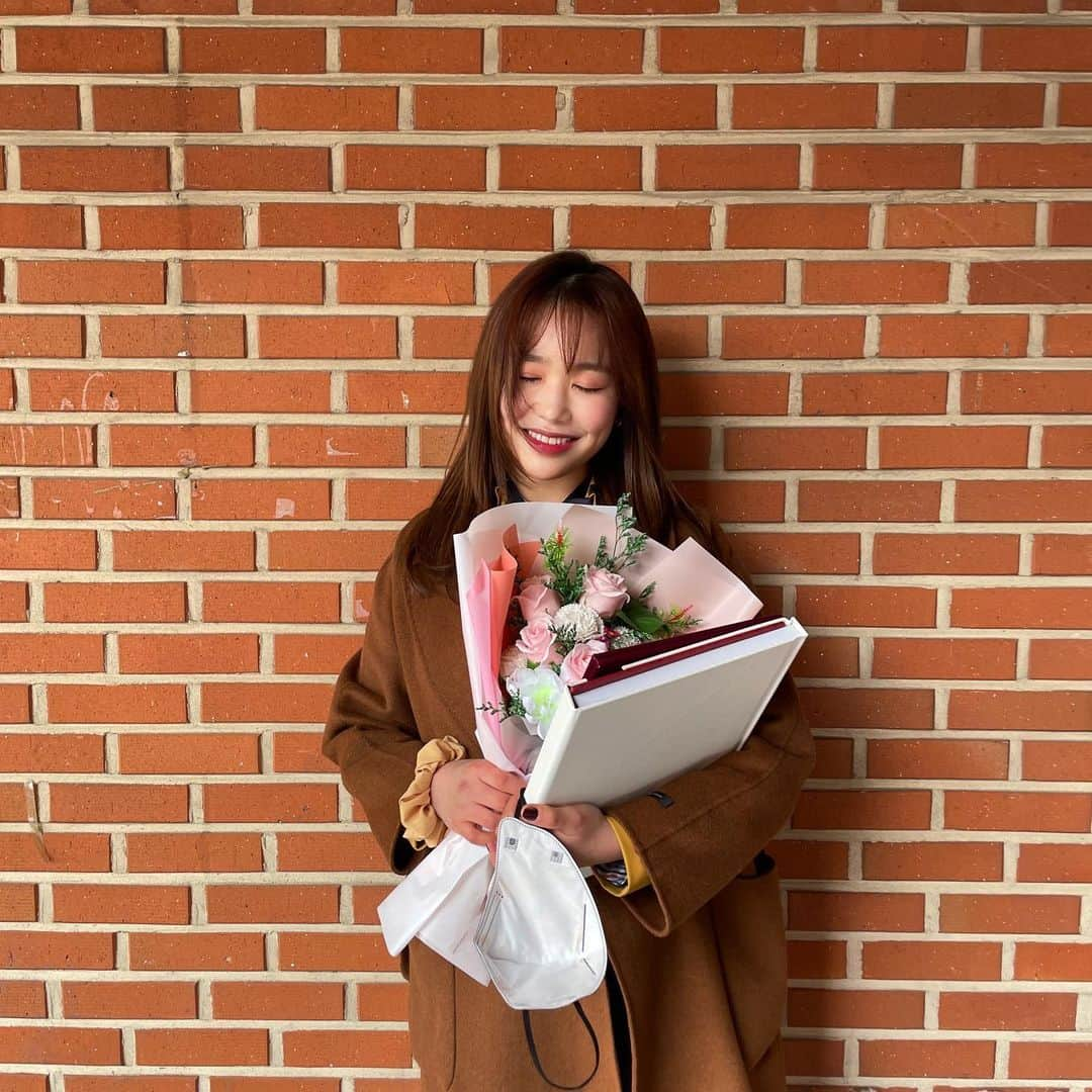 レイチェルさんのインスタグラム写真 - (レイチェルInstagram)「Graduation 😢😿 병아리 교복 안녕 👋👋🐥」2月5日 21時20分 - castlechel_0824