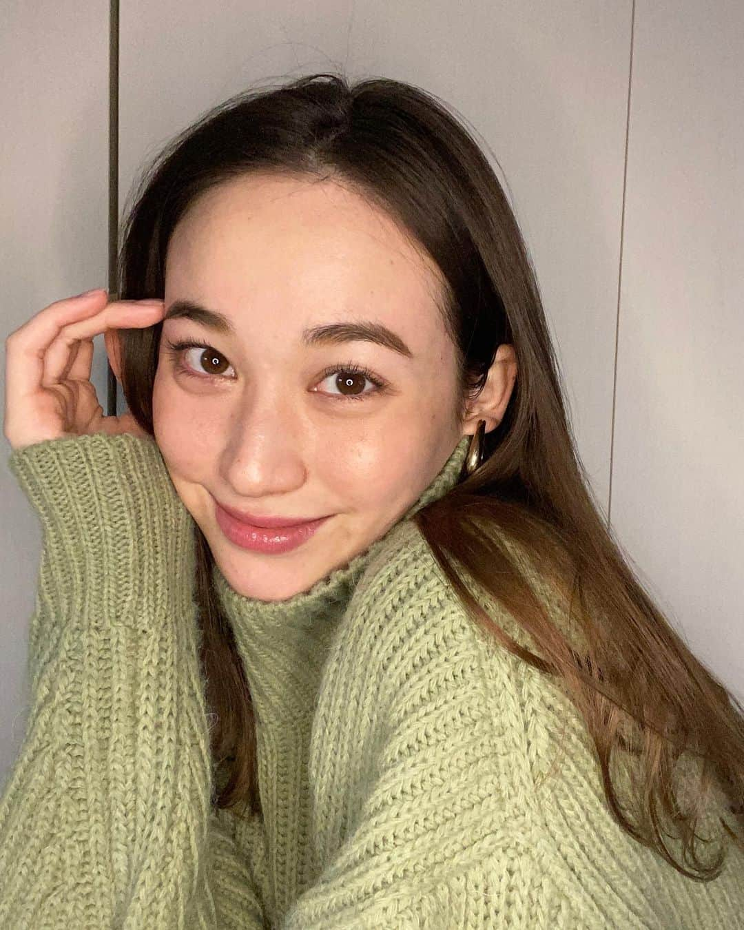 吉野マリアさんのインスタグラム写真 - (吉野マリアInstagram)「. 💚💚💚 . . #ootd #fashion #makeup #selfie #モデル #ハーフ #メイク」2月5日 21時24分 - maria.919