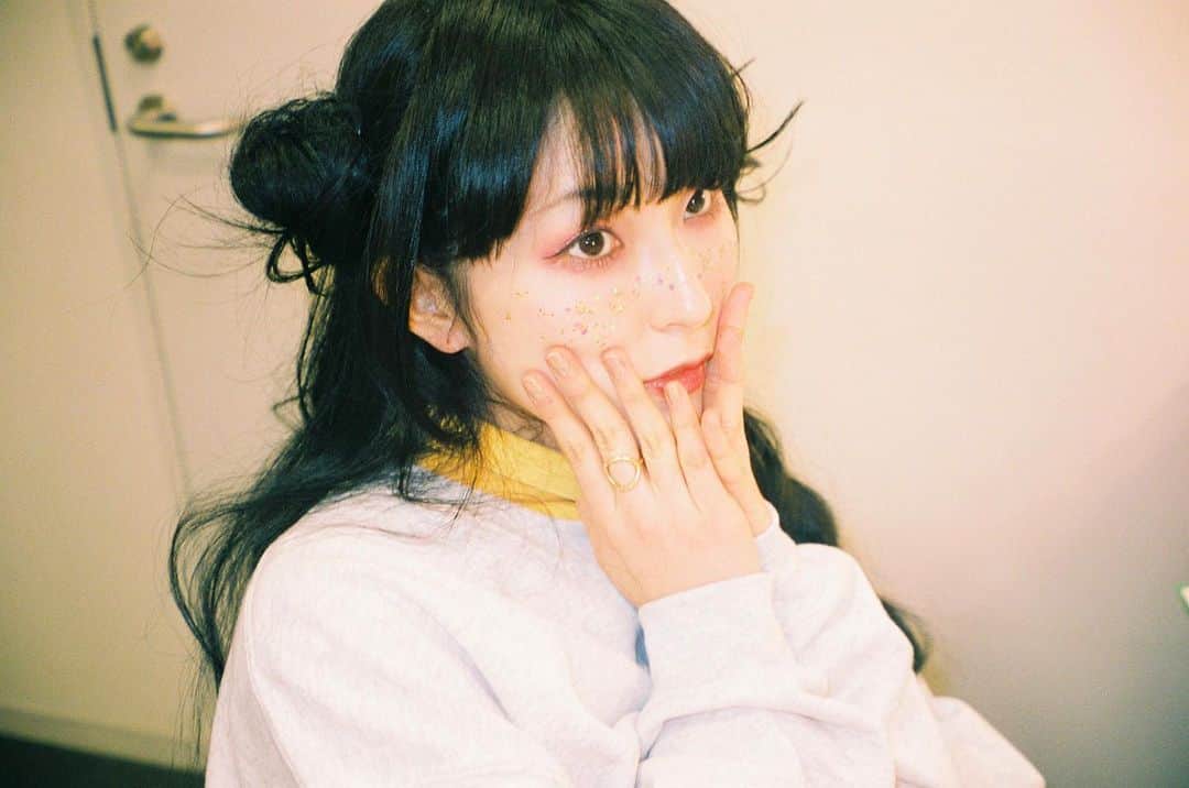 DAOKOのインスタグラム：「hair&make&photo by @megumikuji_luckhair  くじさんの撮ってくれる写真いつも素敵だー✨ライブの余韻もまだ在りTwitterのアイコンにしちゃったよーん！」