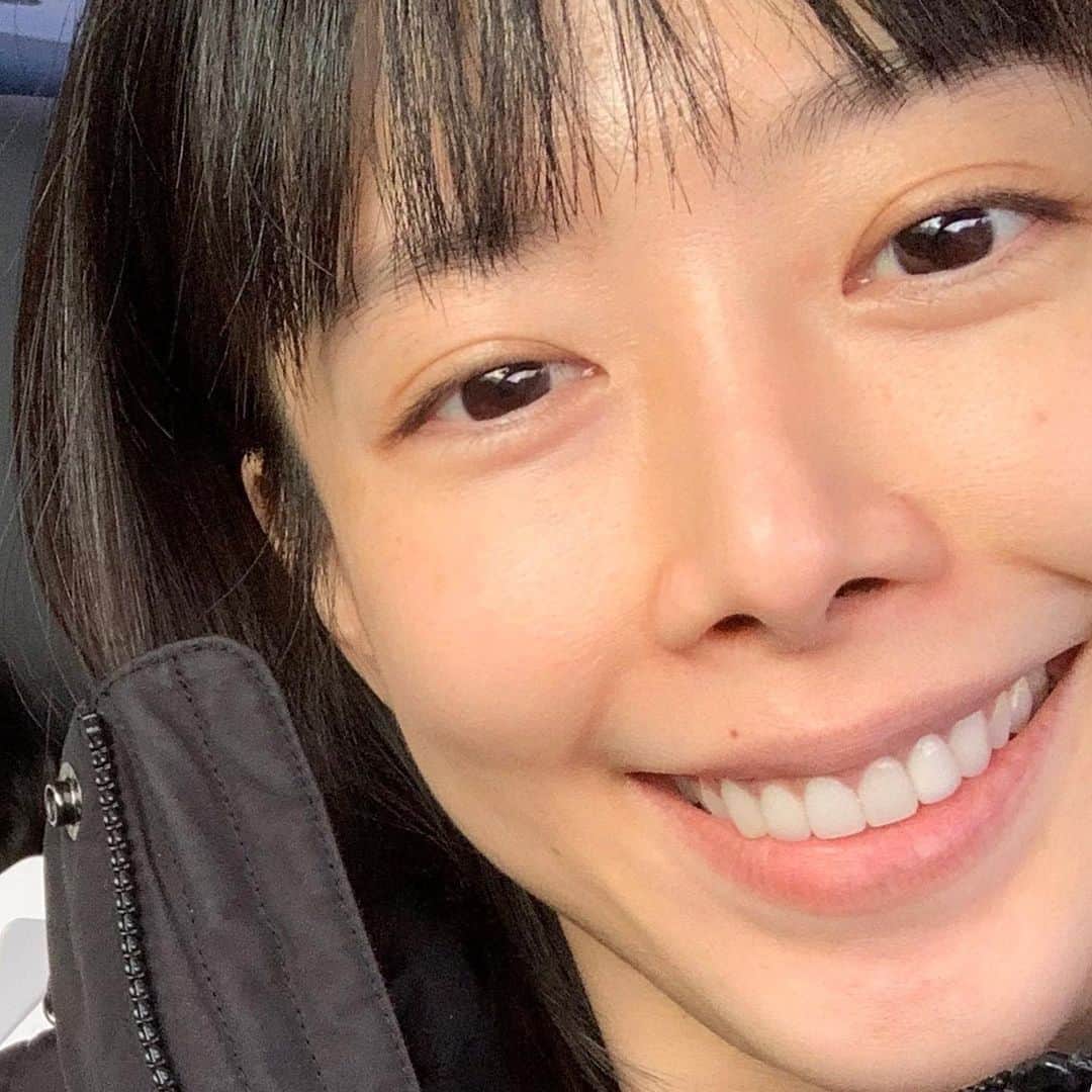 シン・ジスのインスタグラム：「웃을때 이빨부자」