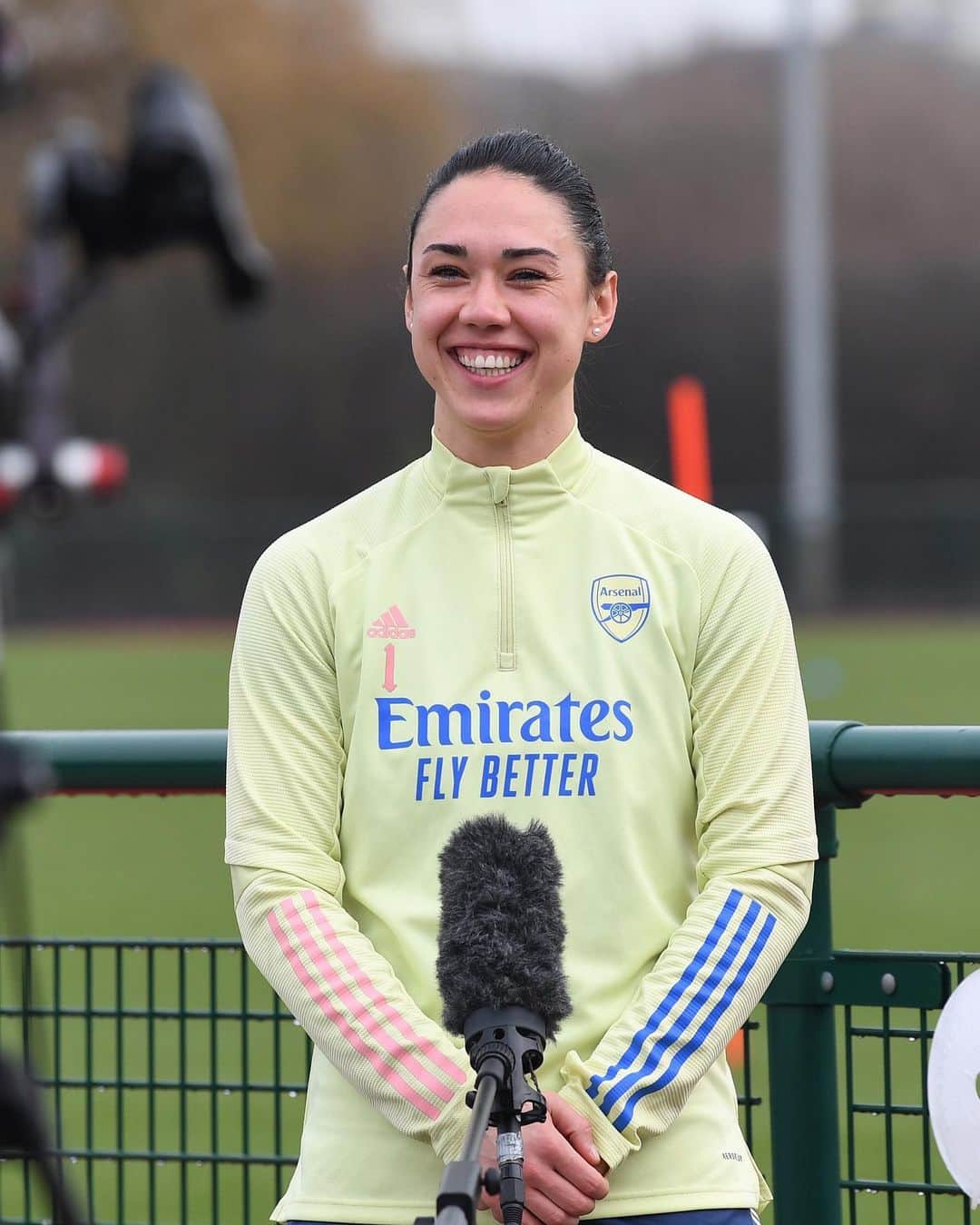 Arsenal Ladiesさんのインスタグラム写真 - (Arsenal LadiesInstagram)「💭 “I mean, just look at the team! We have so much quality in the team and I think also the staff around us makes it unbelievable, so I’m just happy to extend my contract.” ⁣ ⁣ @manuela_zinsberger ❤️」2月5日 21時40分 - arsenalwfc