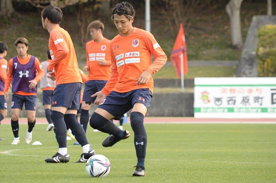 馬渡和彰さんのインスタグラム写真 - (馬渡和彰Instagram)「﻿ ﻿ 沖縄キャンプ13日目⚽️﻿ ﻿ ハードに練習してますが、残りの期間で体がどう仕上がっていくのか楽しみです😁﻿ ﻿ 明日も頑張りまーす💪‼️﻿ ﻿ #大宮アルディージャ #ardija #SHOW﻿ #馬渡和彰 #8﻿ #adidas #adidasfootball #adidastokyo」2月5日 21時34分 - kazuaki_mawatari