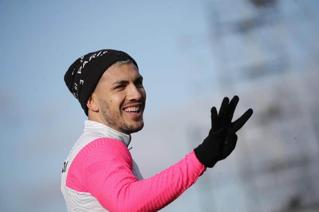 レアンドロ・ダニエル・パレデスのインスタグラム：「❤️⚽️」