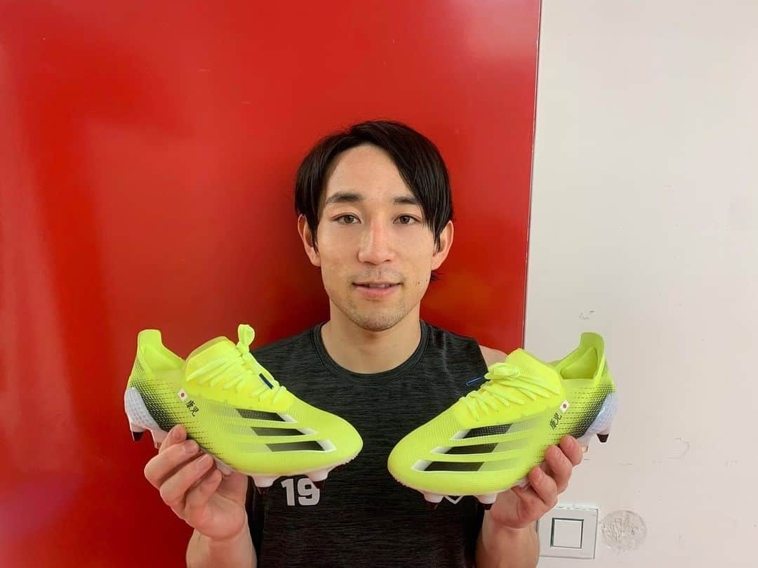 三好康児のインスタグラム：「New shoes 🚀👟  I’m looking forward to play the game with this.  久々に紐ありのシューズ！ 早く履いて試合したい💪  @adidasfootball  #xghosted」