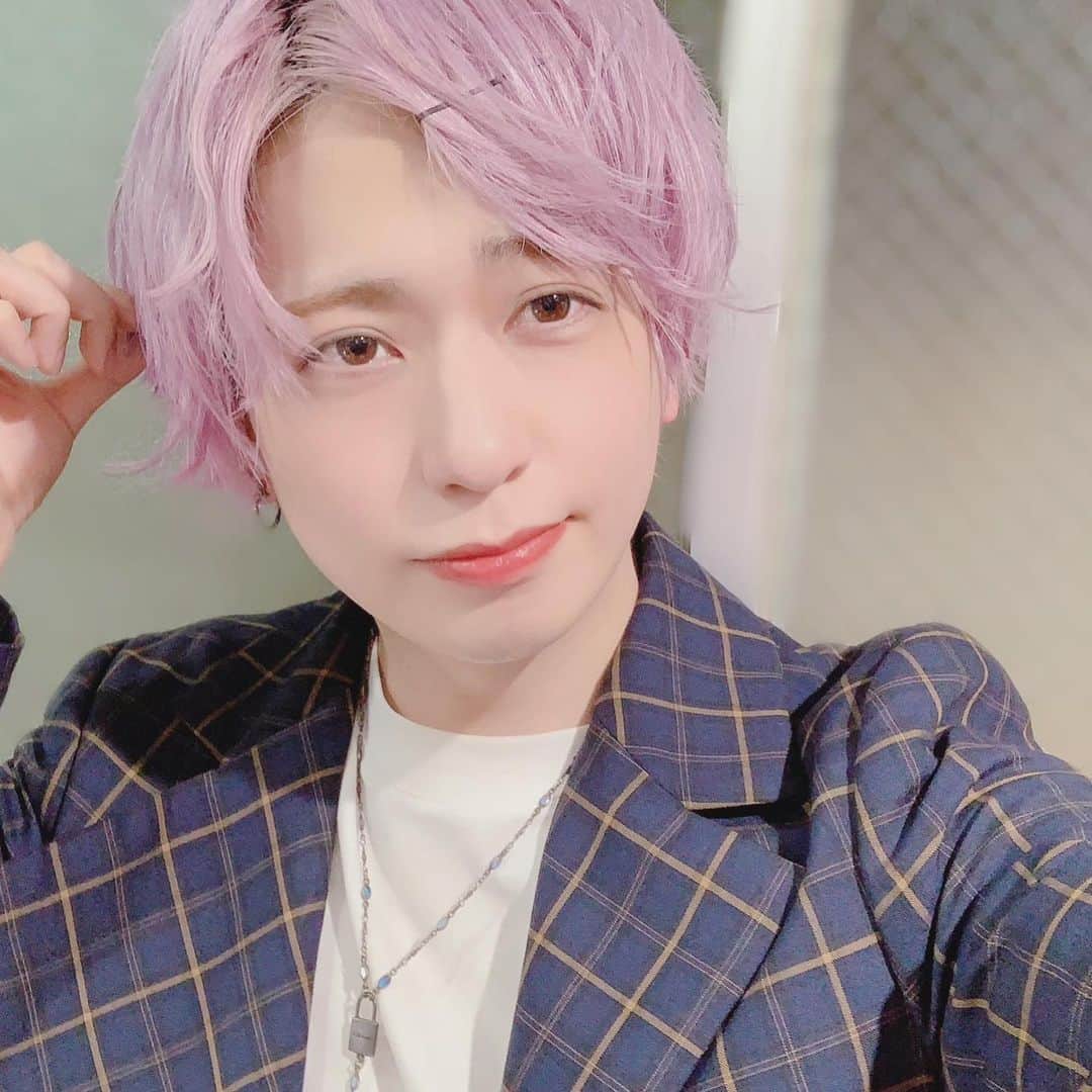 新井優のインスタグラム：「紫髪のデコっぱち。 . . . . #actor #idol #purple #yukata #instagood #instalike #followme  #instafollow #followme  #follow #instapic #hairstyle #hairmodel #punyus」