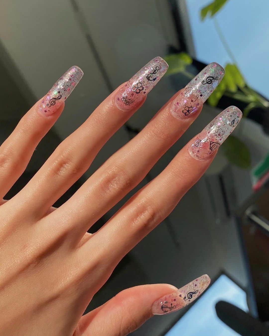 菊川リサのインスタグラム：「the best nails ive done so far✨」