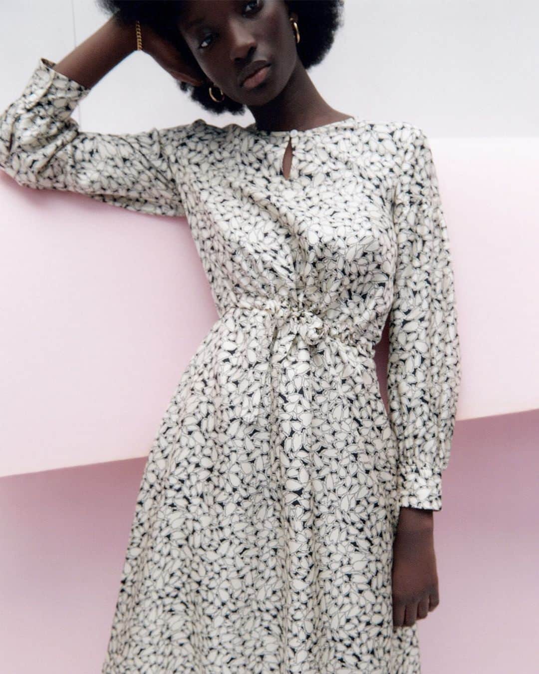アーペーセーのインスタグラム：「A.P.C. Spring/Summer 2021 collection.  @assabaradjii is wearing the Clémence dress in near black.⠀ ⠀ Photography : @timelkaim  Creative direction: @suzannekoller ⠀ ⠀ Available in stores and at apc.fr⠀ ⠀ #APC #APCcollection #APCSS21」