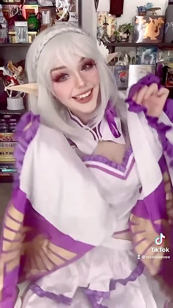 のインスタグラム：「Bleshu 😳.. ignore the audio deciding to desync slightly for some reason >:/ rude」