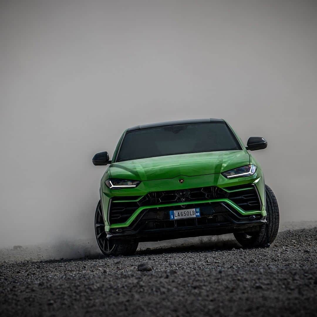 ランボルギーニのインスタグラム：「Roads only exist for those who want to follow them.  Urus, instead, creates them.   #Lamborghini #Urus #UnlockAnyRoad」