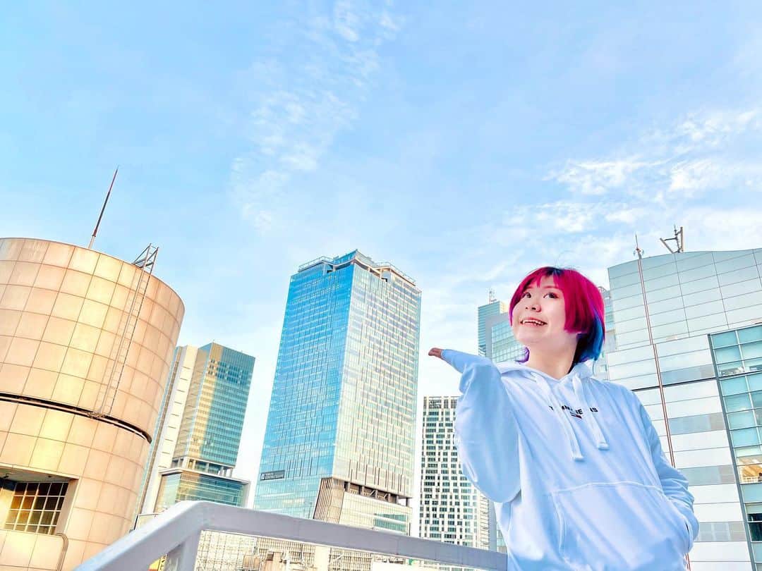 かわなみchoy?のインスタグラム：「☀️ 👋choy?👋What a photo?💥 ☀️ 絵みたいなchoy?😎😎😎😎 明日のTOKYO15℃だって🔥🤩 ☀️ ☀️ #ちょいぽと」