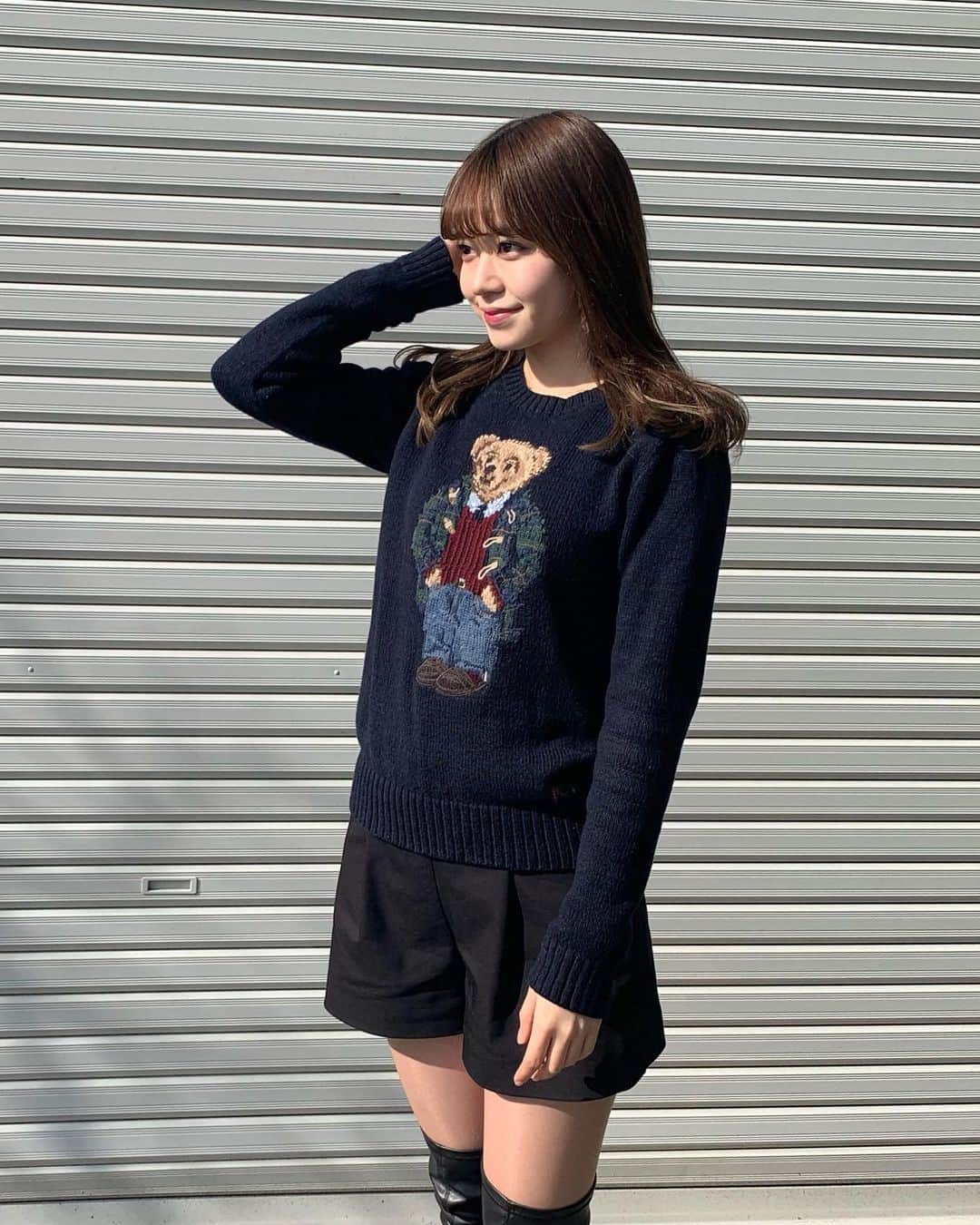 木原渚のインスタグラム：「クマのニットが可愛かったから写真撮ってもらった🧸  何もない日に写真撮るの久しぶりな気がする（笑）」