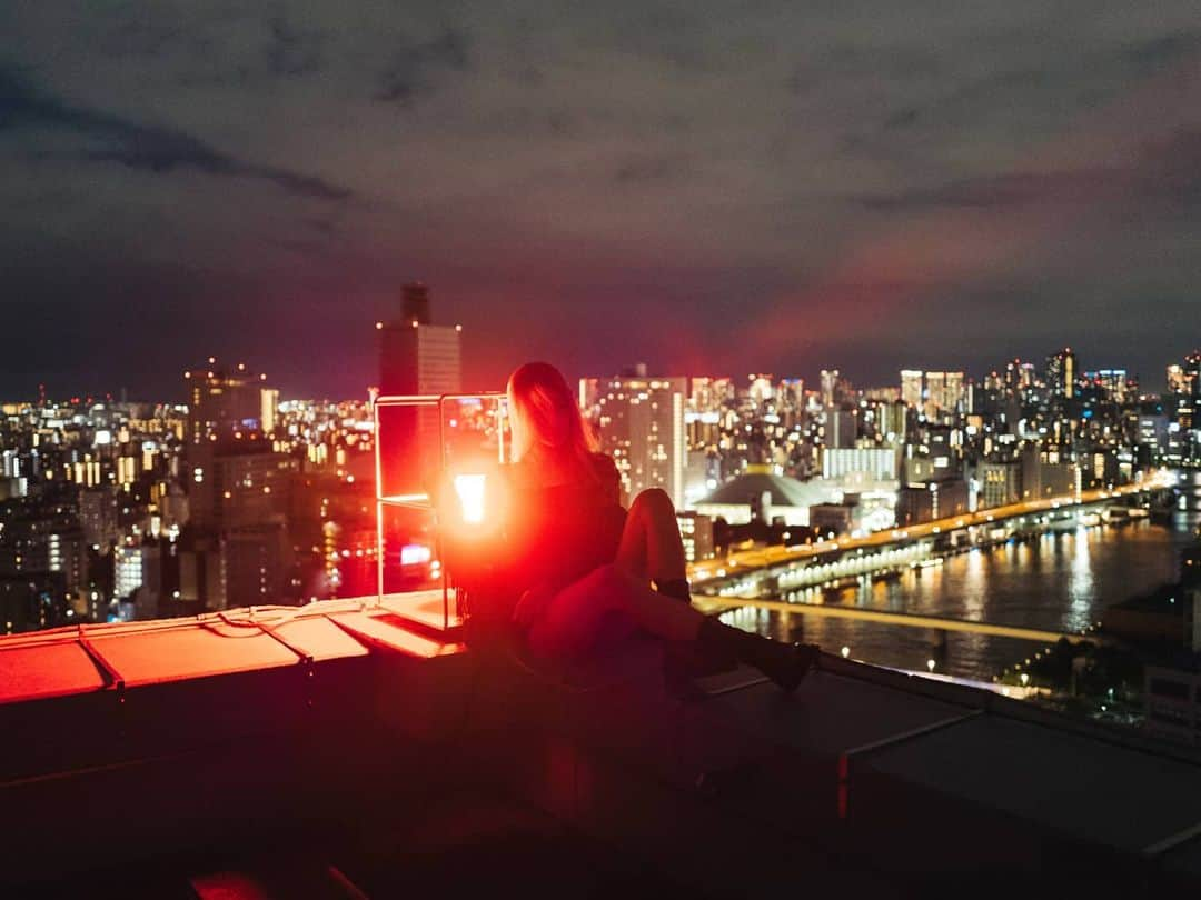 福田洋昭のインスタグラム：「Eyes lay lost in all the city lights ❣️」