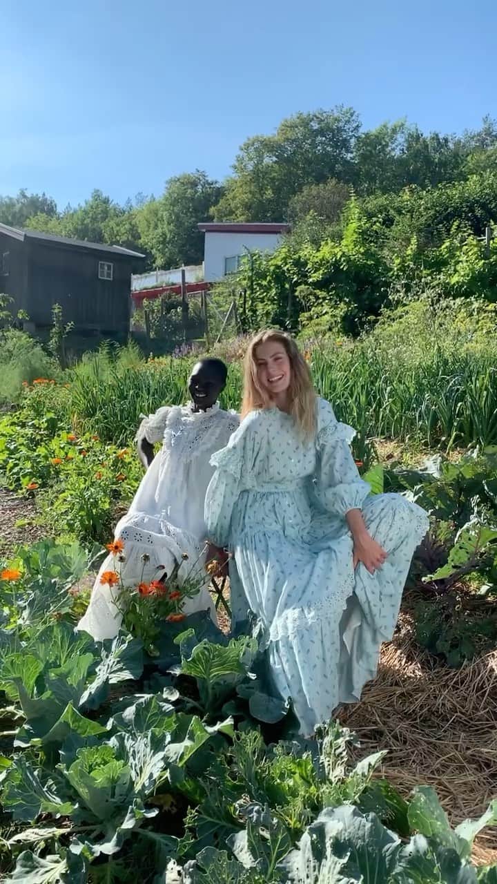 バイティモのインスタグラム：「Friday, I’m in love! So happy to see our new arrivals on byTiMo.com today! GOTS certified organic cotton mixed with pretty embroidered and broderie anglaise, in the group that we call “Cotton Slub”🙏 And hey! Interested in the white dress? It will come later this spring, sign up to our newsletter to be the first to know when it has arrived. Happy Friday ladies! #bytimo #youarebeautiful」