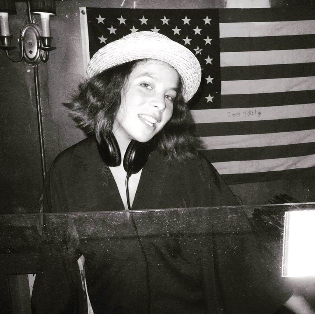 オランピアルタンのインスタグラム：「Chatted about New York, the Beatrice, nightlife when it was fun and other things with fellow Parisian New Yorker Jerome for @nouveauyork 🤍 This is me playing CDs at The Beatrice Inn in the olden days... 🎧🎶🇺🇸 #fbf 📸 @ozpurple」