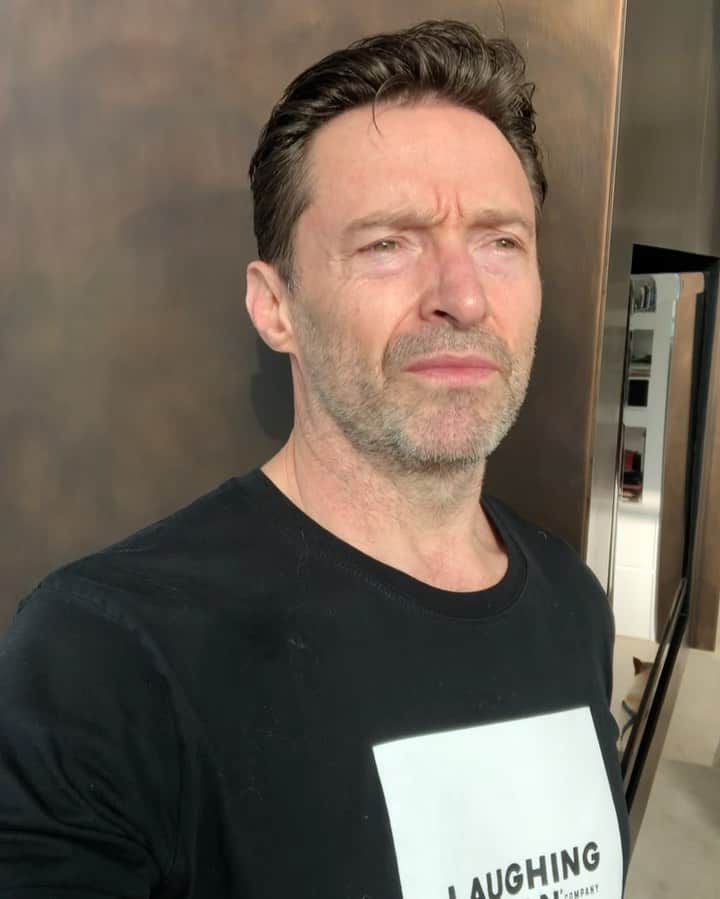 ヒュー・ジャックマンのインスタグラム：「I recommend ... Zone 2. Not only does it help with my training but it also helps me sleep. Which, if I’m honest, makes me a MUCH nicer person!!!!」
