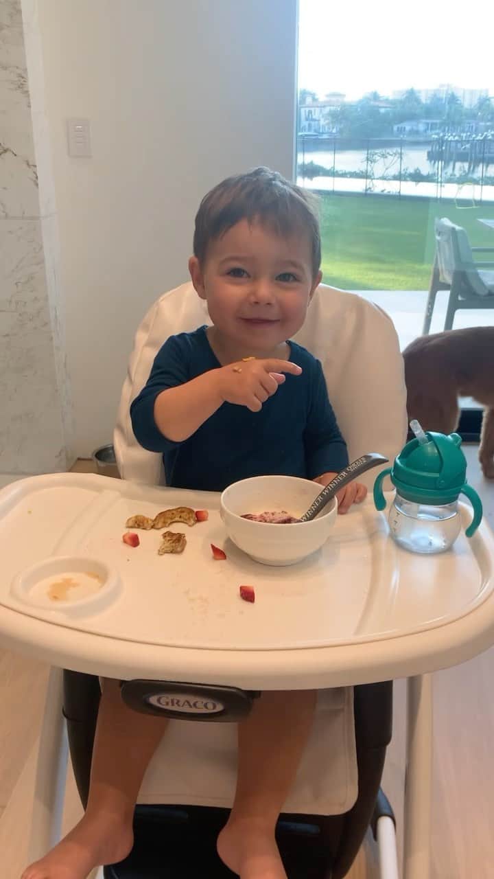 クレア・ホルトのインスタグラム：「How do I foster this talent?!」