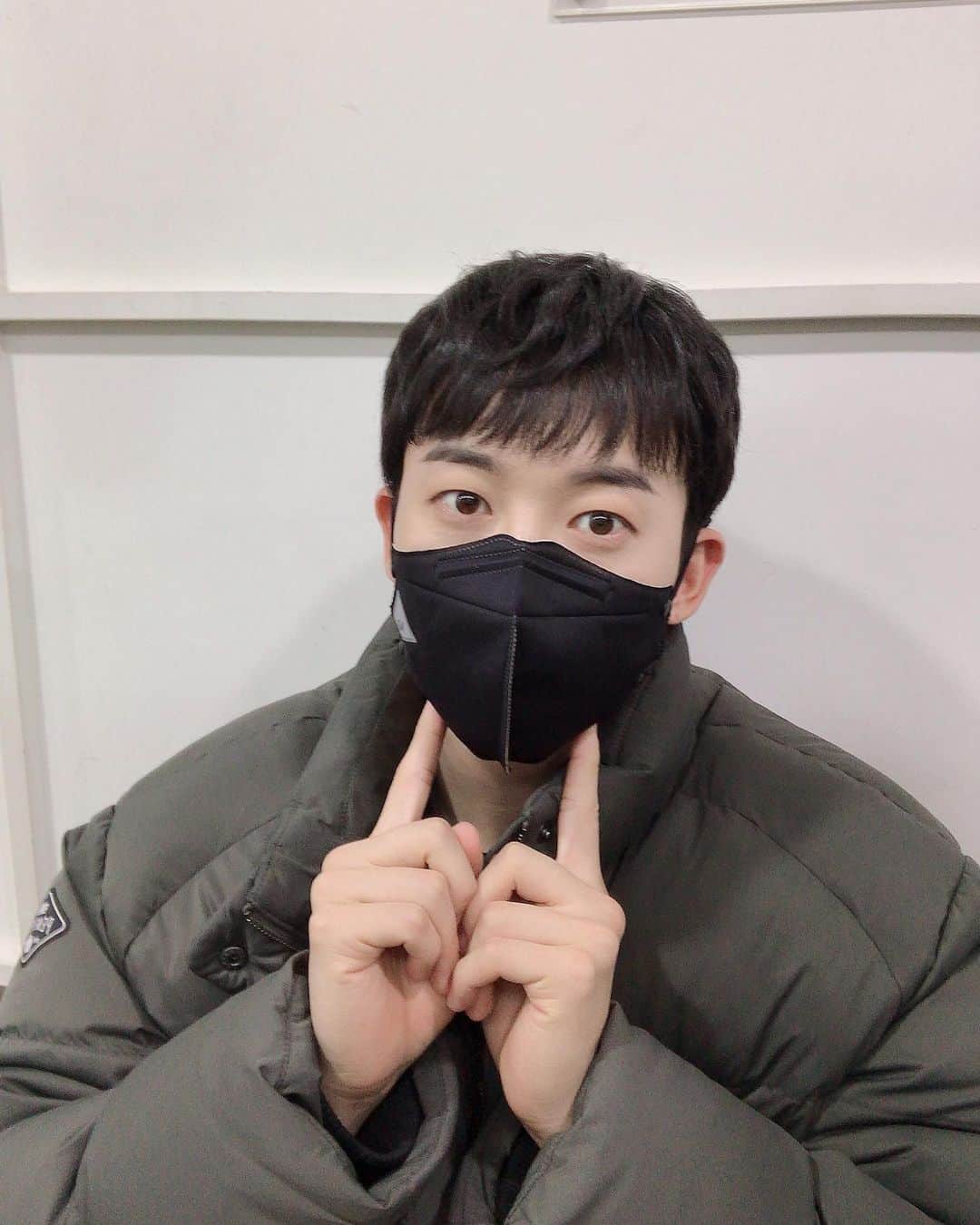 フンのインスタグラム：「#kissme #ukiss #Iwish #뮤직뱅크 오늘도 행복🤗내일도 행복😆 goodnight!」