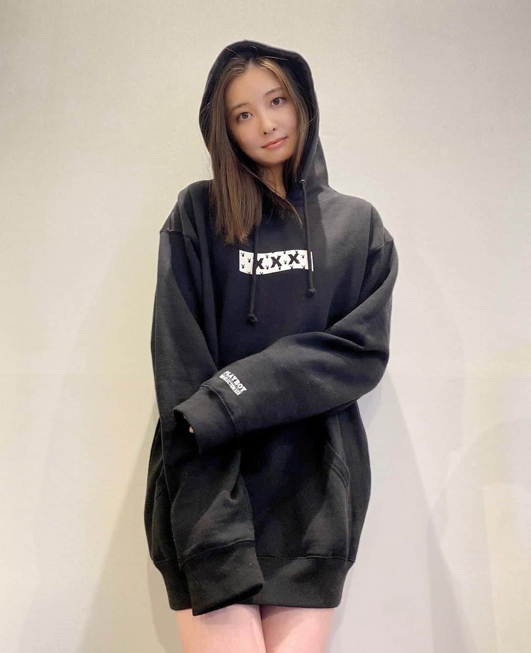 大石絵理のインスタグラム：「PLAYBOYXXX🐇🖤🤍」