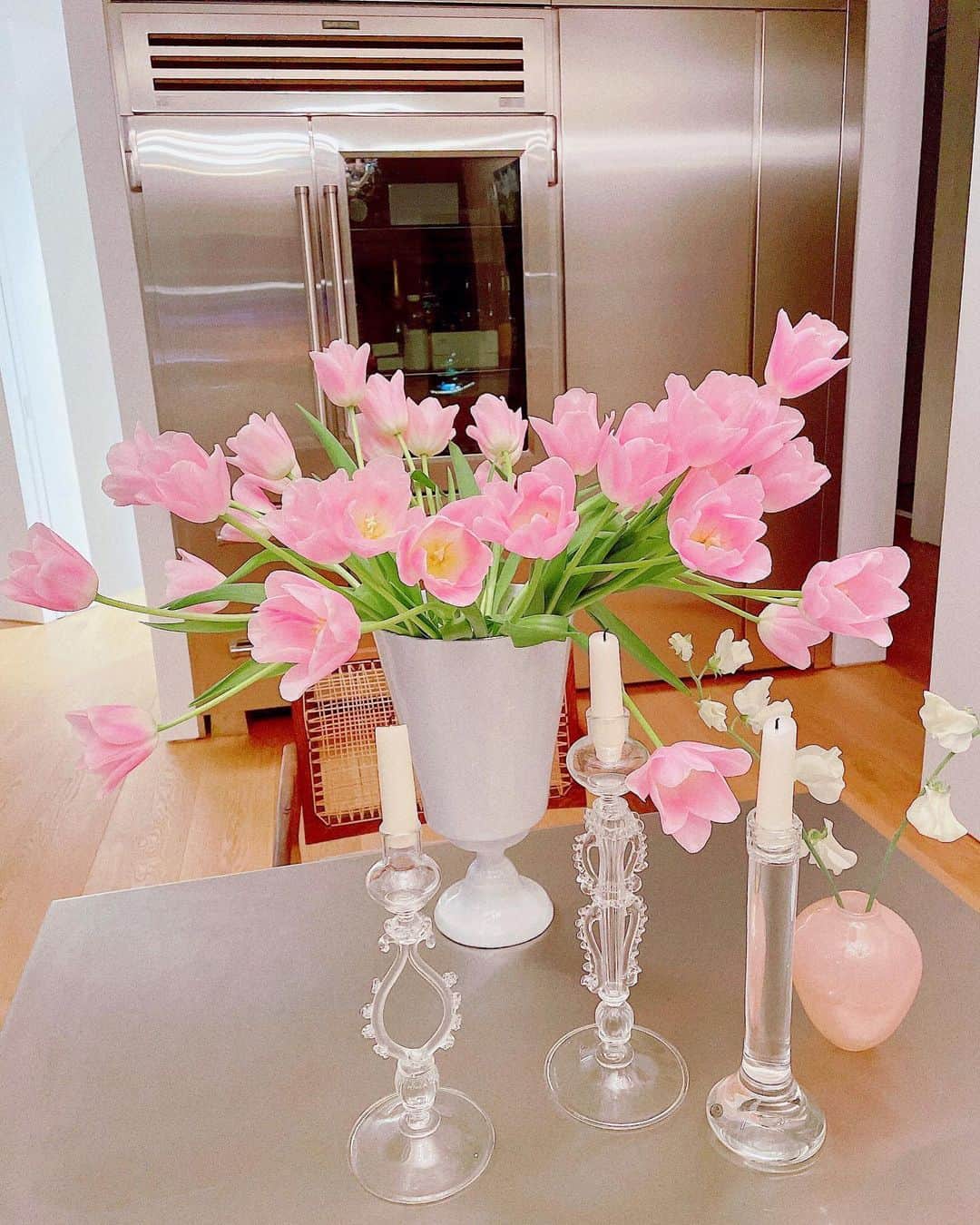 ミン・ヒョリンのインスタグラム：「🤍🌷」