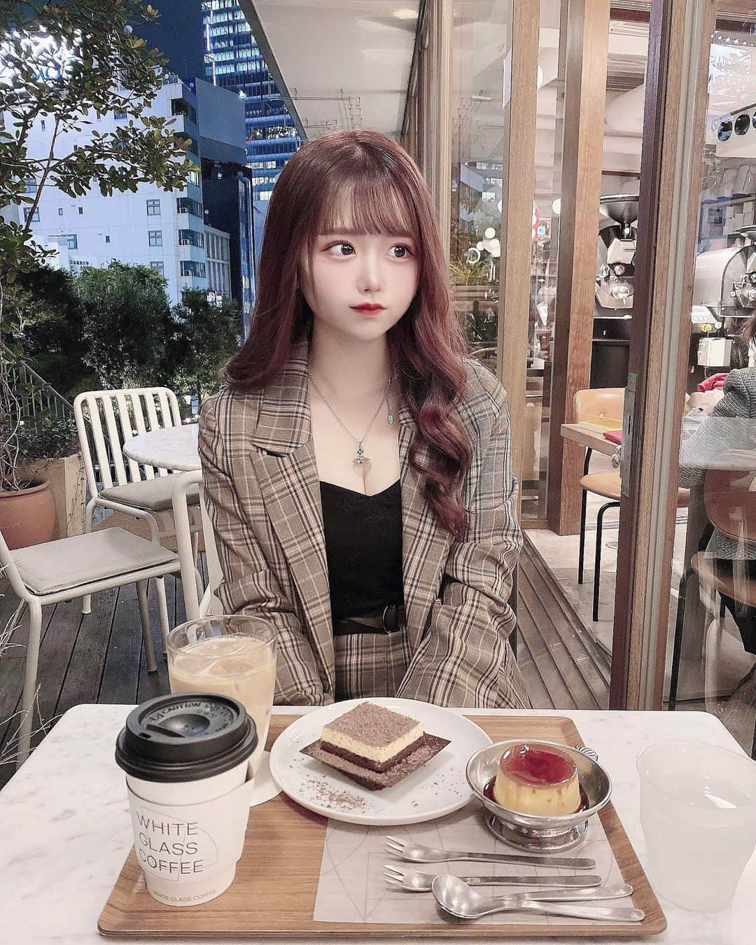 りなたろすさんのインスタグラム写真 - (りなたろすInstagram)「﻿ ﻿ このカフェテラス席もあって﻿ おしゃんだった🍩☕💭﻿ ﻿ 早く薄着でお外出たいな~👫🏼💕﻿ 痩せよう痩せよう痩せよう🧼🧼🧼﻿ ﻿ ﻿ ﻿ ﻿ ﻿ ﻿ ﻿ #渋谷 #渋谷カフェ #原宿カフェ #渋谷グルメ #原宿カフェ #whiteglasscoffee #カフェ巡り #カフェスタグラム #カフェ好きな人と繋がりたい #cafe #cafestagram」2月5日 22時54分 - 1103r_h