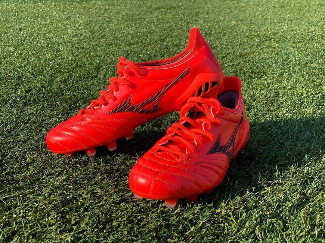 近賀ゆかりさんのインスタグラム写真 - (近賀ゆかりInstagram)「New boots✨ @mizunofootballofficial 🙏🙏  #mizunofootball  #ignitionred  #morelianeo3  #japan  #newcolor  #ミズノ #スパイク #モレリアネオ3  #新色」2月5日 23時08分 - kingayukari2