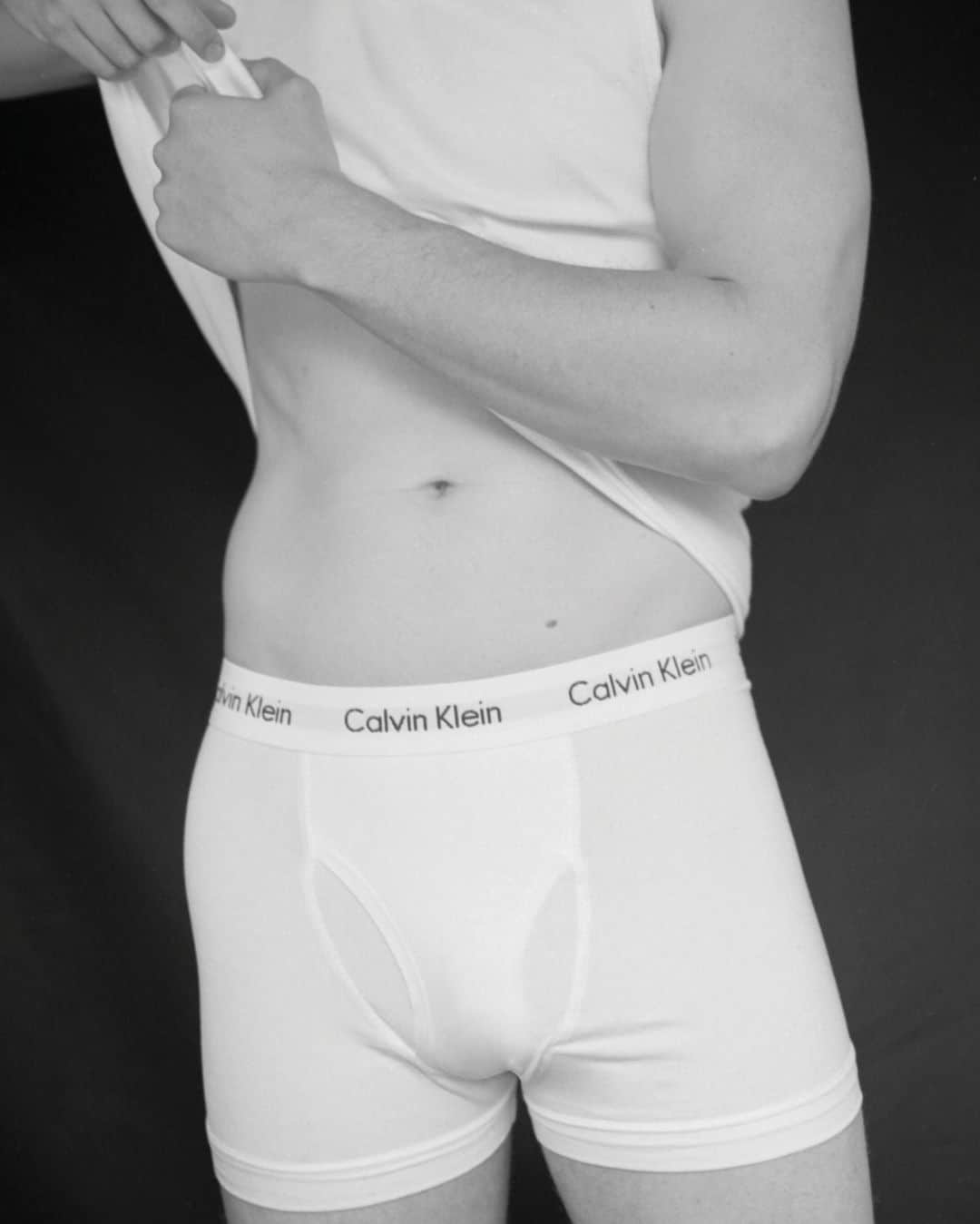 Calvin Kleinさんのインスタグラム写真 - (Calvin KleinInstagram)「Breathable. Functional.  @jaronbaker in the Cotton Classic Trunk. By @drakejazzbrown. #MYCALVINS  Shop your fit. Link in bio.」2月5日 23時03分 - calvinklein