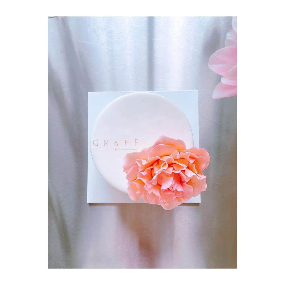ミン・ヒョリンのインスタグラム：「🎂감사합니다🤗💕」
