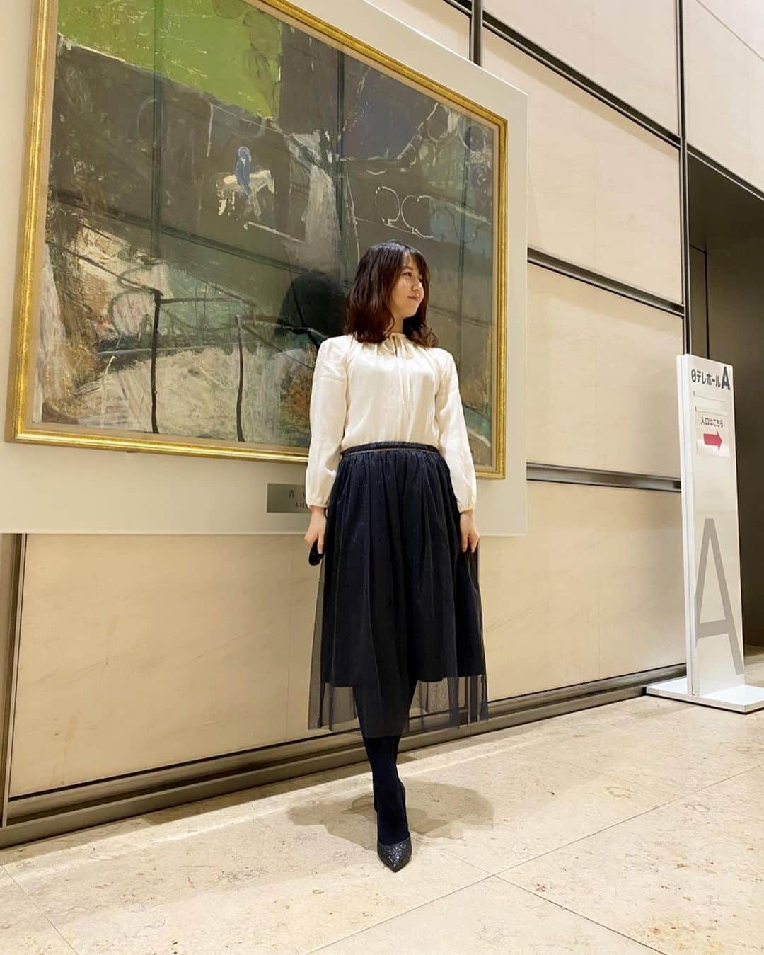 のインスタグラム：「2021.1.20(水) #日本テレビ　「バゲット」 #日テレバゲット #衣装  トップス @doubleface_tokyo_  #doublefacetokyo  スカート  @adelly.tokyo  #adelly  #日テレ #テレビ衣装 #気象予報士 #お天気キャスター　#気象キャスター  #japan #weatherforecaster #forecaster  #prévisionsmétéorologiques  #氣象主播  #기상예보사　#기상캐스터 #今日の衣装　#きょうの衣装　#今日の服 #今日のコーデ　#今日のスタイリング  #コーディネート　#153cm #低身長コーデ  #ootd #ootdfashion #ootdstyle  #fashion」