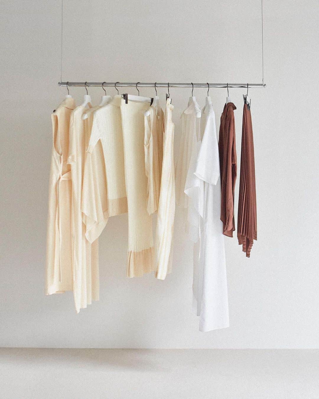 Takayuki Konoのインスタグラム：「@undecorated_official  21SSの新作コレクションが明日の11時からオンラインサイトで立ち上がります。 是非覗きに来てください！ #undecorated」