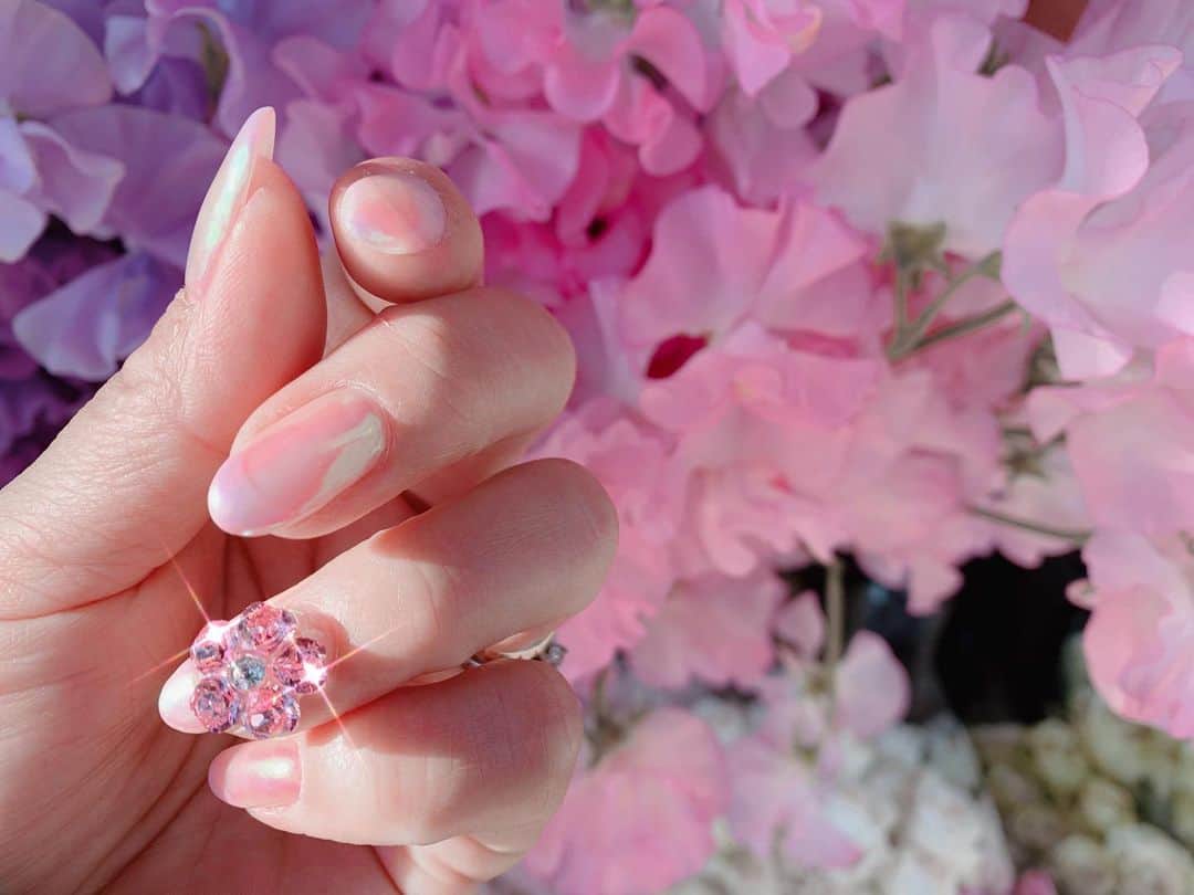 mamijinguのインスタグラム：「🌸  #jillandlovers #nail #nailart #paragel #gelneil#gel #ネイル #ネイルアート #me #look #love #かわいい」