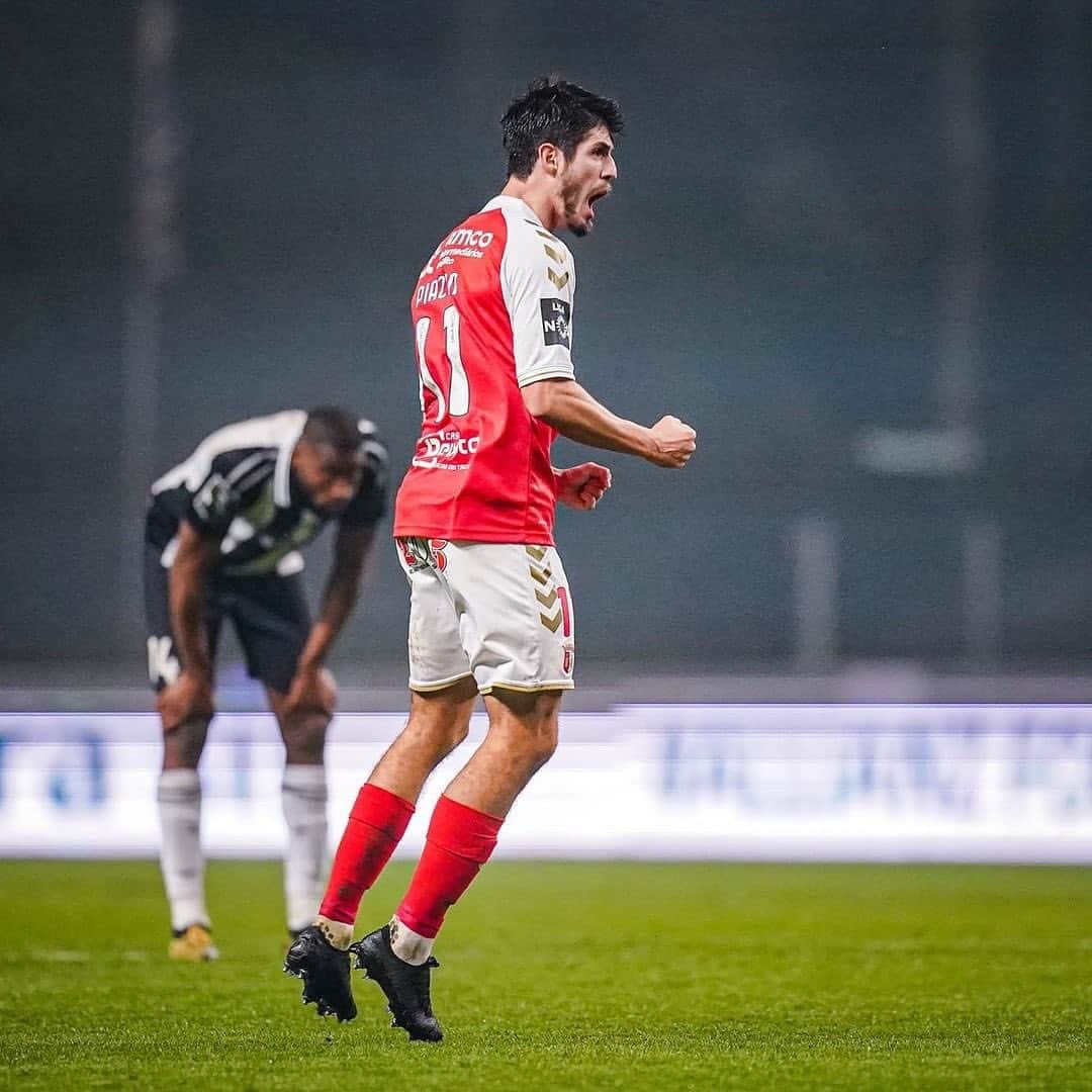 グスタヴォ・ルーカス・ドミンゲス・ピアソンのインスタグラム：「Mais uma vitória importante nessa maratona de jogos 🛡⚔️」