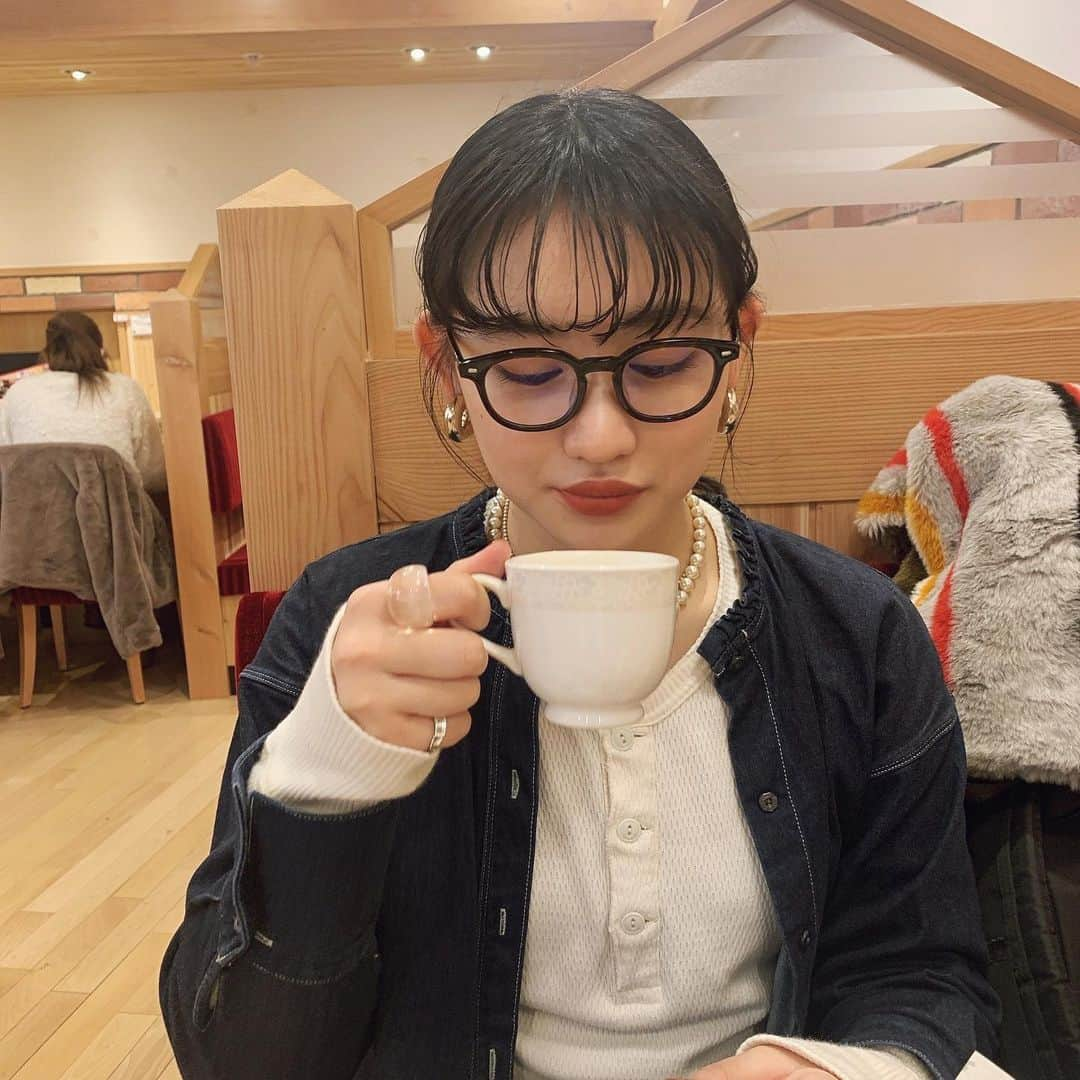 佐々木莉佳子さんのインスタグラム写真 - (佐々木莉佳子Instagram)「﻿ ﻿ お仕事前の一休み☕️🧶﻿ ﻿ #ヤンタンの収録でした」2月5日 23時28分 - rikako_sasaki.official