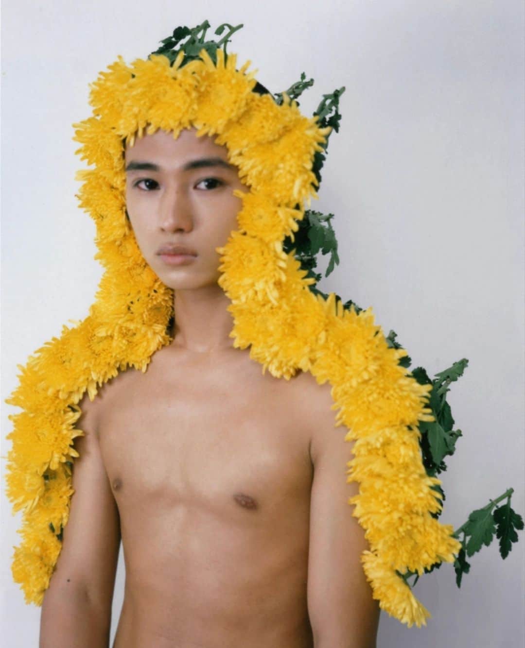 i-Dさんのインスタグラム写真 - (i-DInstagram)「@huangjiaq7's photographs blur the lines between fashion, art and eroticism 🌻⁠ ⁠ We invited Huang to take a series of self-portraits for us and the results are strangely beautiful, funny and surreal. ⁠ ⁠ See the images at the link in our bio. ⁠ .⁠ .⁠ .⁠ Text @kazumi_asamura_hayashi⁠ Photography @huangjiaq7」2月5日 23時51分 - i_d